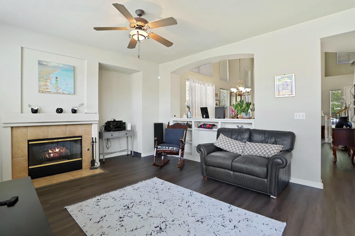 Detail Gallery Image 11 of 51 For 1711 Matterhorn St, Manteca,  CA 95337 - 4 Beds | 2/1 Baths