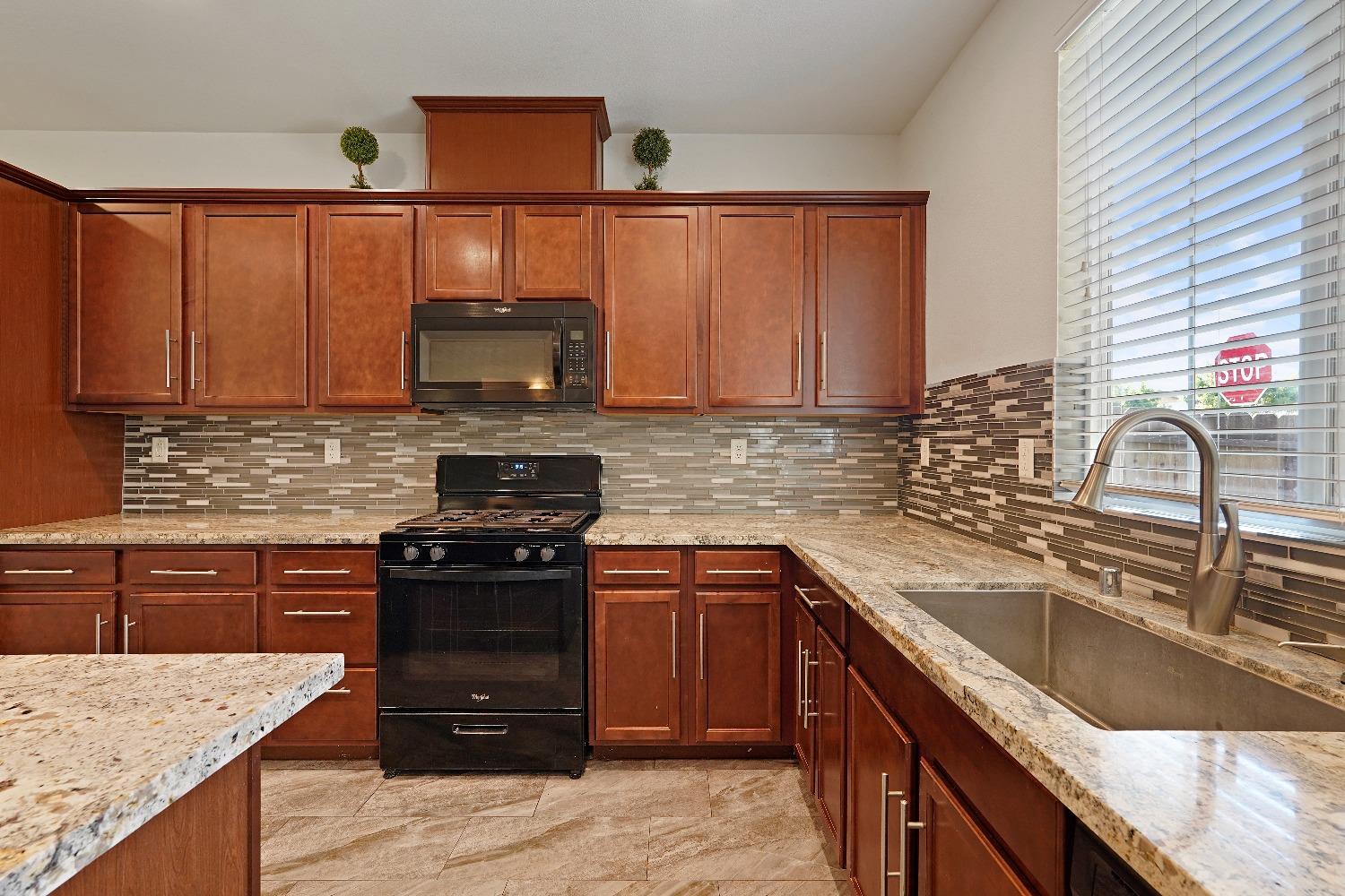 Detail Gallery Image 15 of 47 For 812 Taft Way, Galt,  CA 95632 - 3 Beds | 2 Baths