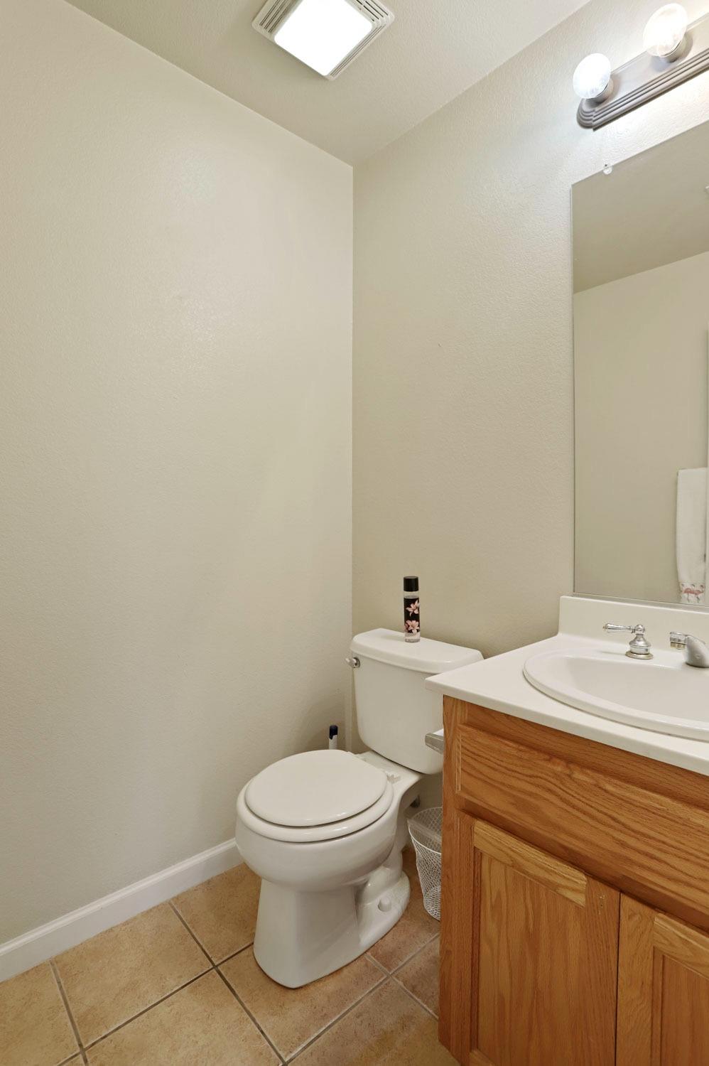 Detail Gallery Image 22 of 51 For 1711 Matterhorn St, Manteca,  CA 95337 - 4 Beds | 2/1 Baths