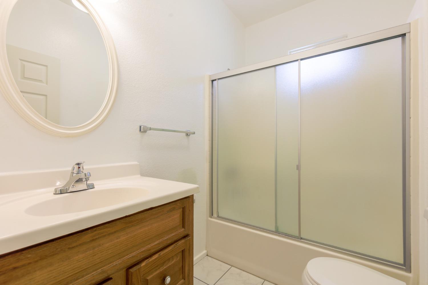 Detail Gallery Image 16 of 42 For 1218 105th Ave, Oakland,  CA 94603 - 3 Beds | 2 Baths