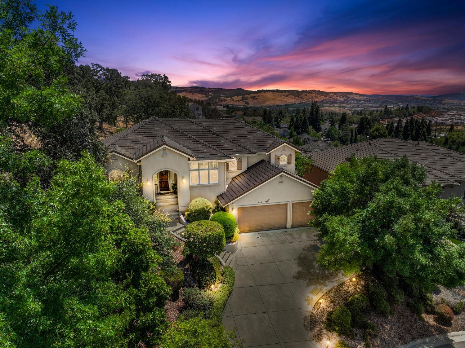 Detail Gallery Image 2 of 57 For 1324 Montridge Ct, El Dorado Hills,  CA 95762 - 5 Beds | 3 Baths