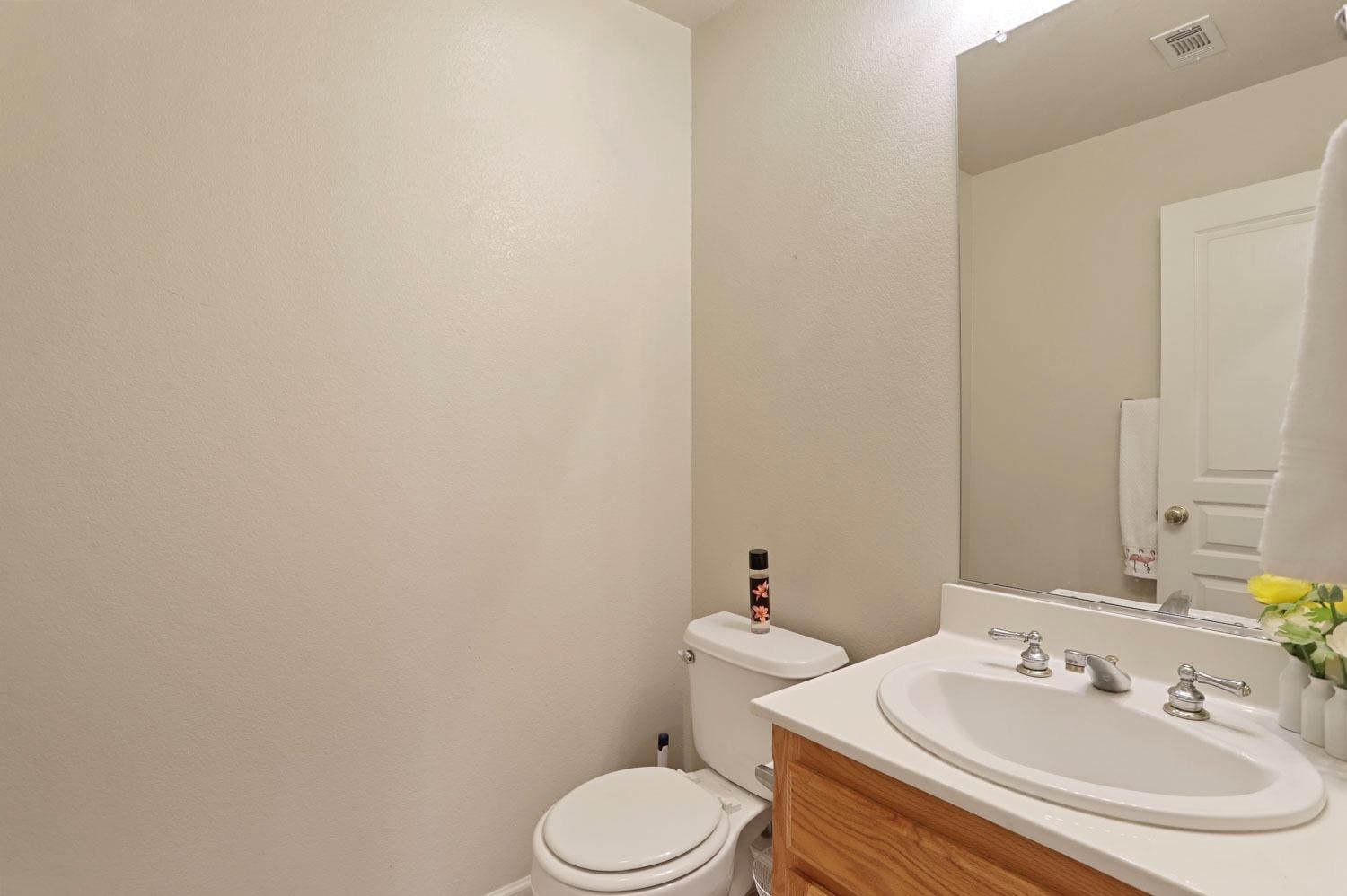 Detail Gallery Image 21 of 51 For 1711 Matterhorn St, Manteca,  CA 95337 - 4 Beds | 2/1 Baths