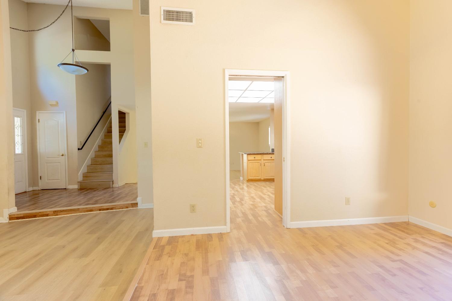 Detail Gallery Image 7 of 41 For 5009 Tacomic Dr, Sacramento,  CA 95842 - 3 Beds | 2/1 Baths