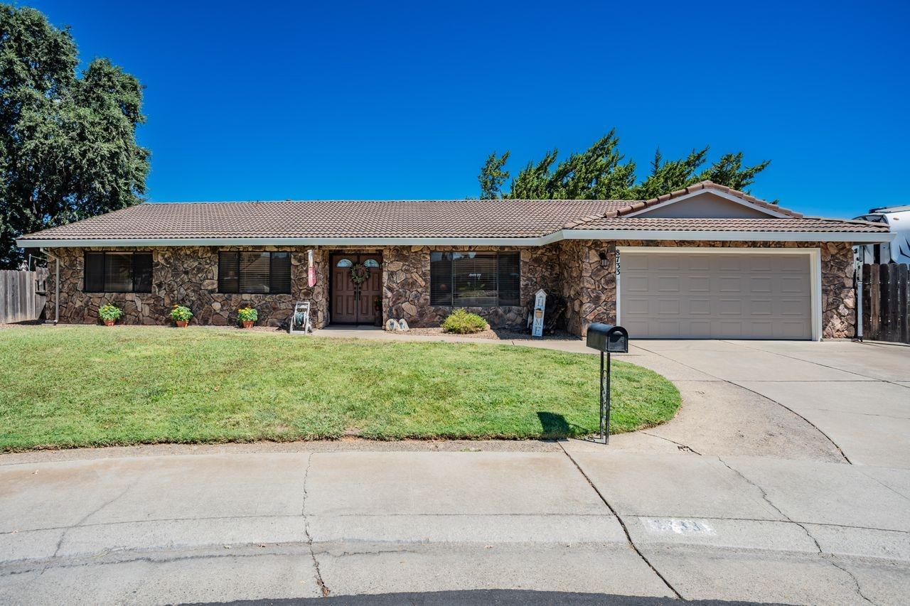 Detail Gallery Image 1 of 1 For 8733 Armagh Ct, Elk Grove,  CA 95624 - 4 Beds | 2/1 Baths