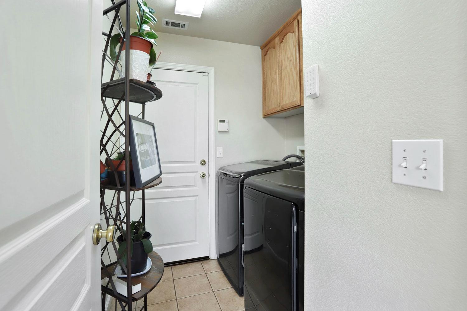 Detail Gallery Image 45 of 51 For 1711 Matterhorn St, Manteca,  CA 95337 - 4 Beds | 2/1 Baths