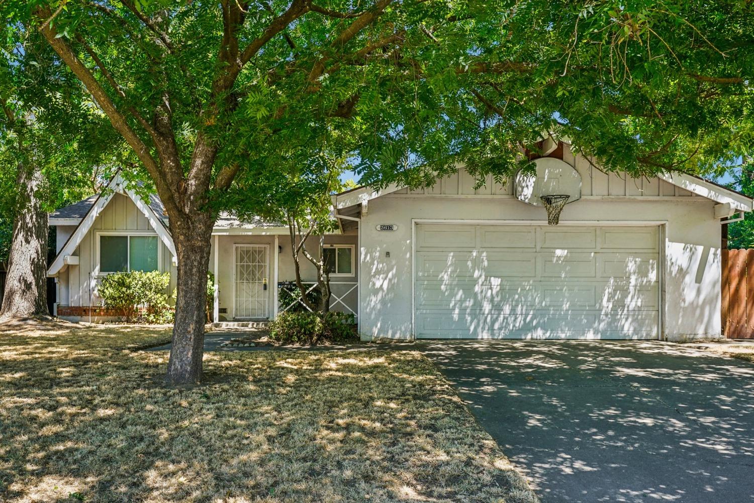 Detail Gallery Image 1 of 1 For 2613 Athens Ct, Sacramento,  CA 95826 - 3 Beds | 2 Baths