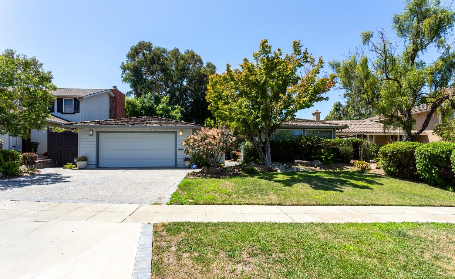 Detail Gallery Image 1 of 1 For 6591 Jeremie Dr, San Jose,  CA 95120 - 3 Beds | 2 Baths