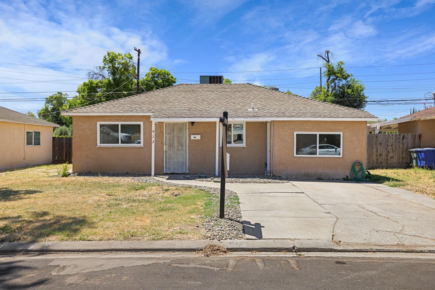 Detail Gallery Image 1 of 1 For 912 Hawthorne Ave, Modesto,  CA 95350 - 3 Beds | 2 Baths