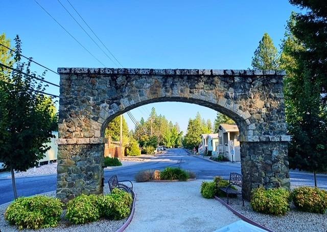 Detail Gallery Image 1 of 32 For 10120 Stone Arch Dr, Grass Valley,  CA 95949 - 2 Beds | 2 Baths