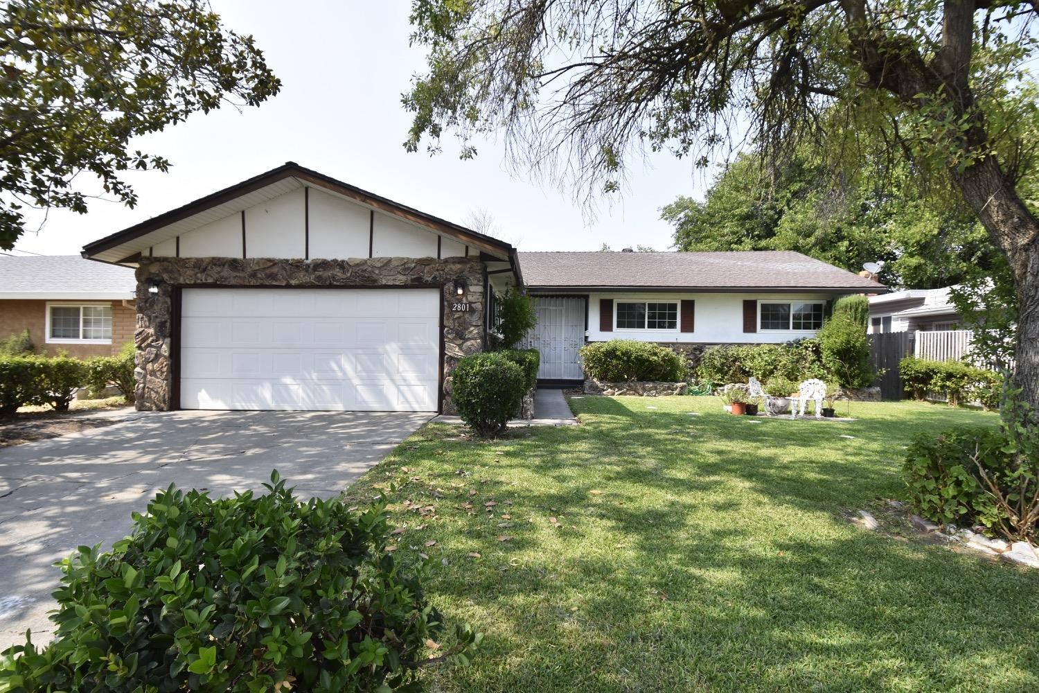 Detail Gallery Image 1 of 1 For 2801 Swift Way, Sacramento,  CA 95822 - 4 Beds | 2 Baths