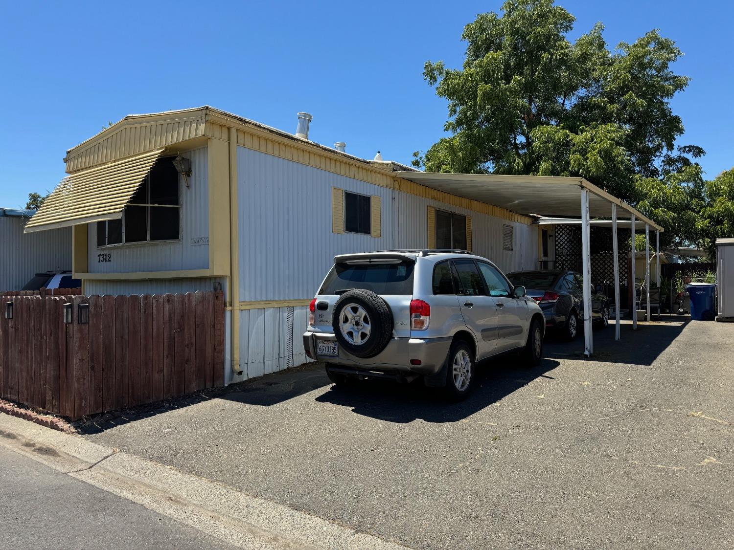 Detail Gallery Image 2 of 23 For 7312 Bold Ln, Sacramento,  CA 95823 - 2 Beds | 1 Baths