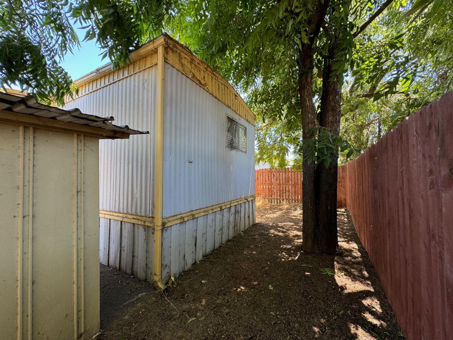 Detail Gallery Image 20 of 23 For 7312 Bold Ln, Sacramento,  CA 95823 - 2 Beds | 1 Baths