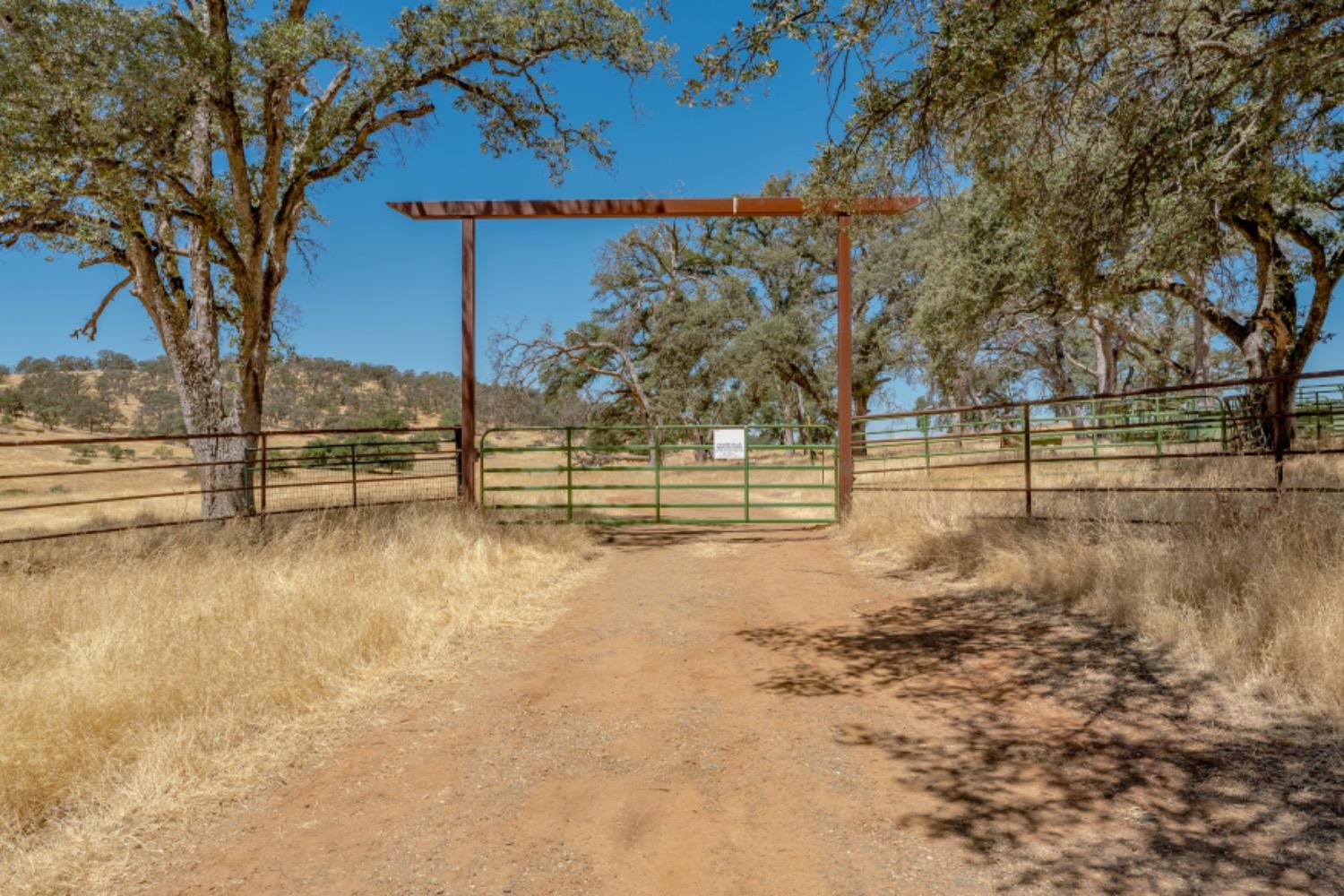 Detail Gallery Image 25 of 75 For 27044 Mccourtney, Grass Valley,  CA 95949 - – Beds | – Baths