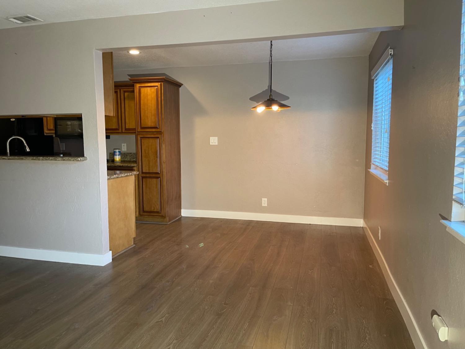 Photo #5: 224083246 Listing 