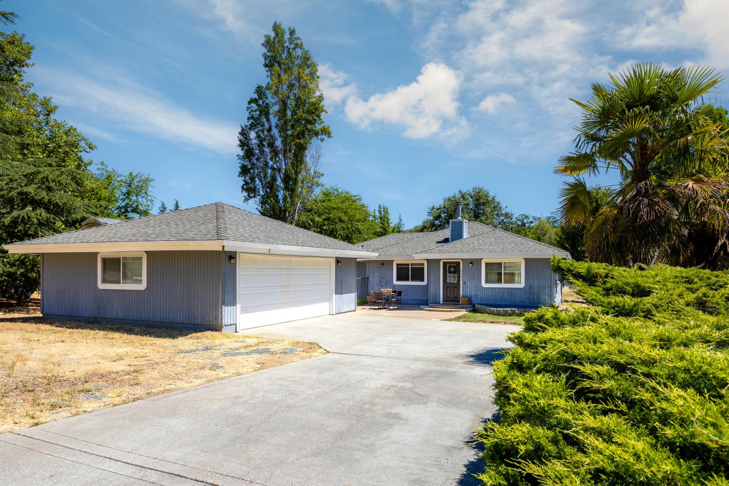 Detail Gallery Image 1 of 22 For 14541 Lake Wildwood Dr, Penn Valley,  CA 95946 - 3 Beds | 2 Baths