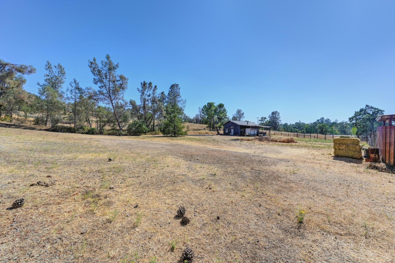 Detail Gallery Image 25 of 42 For 4460 Grass Valley Hwy, Auburn,  CA 95602 - 3 Beds | 2/1 Baths