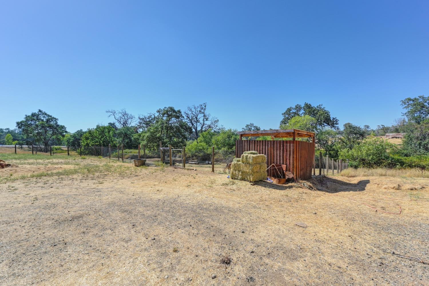 Detail Gallery Image 36 of 42 For 4460 Grass Valley Hwy, Auburn,  CA 95602 - 3 Beds | 2/1 Baths