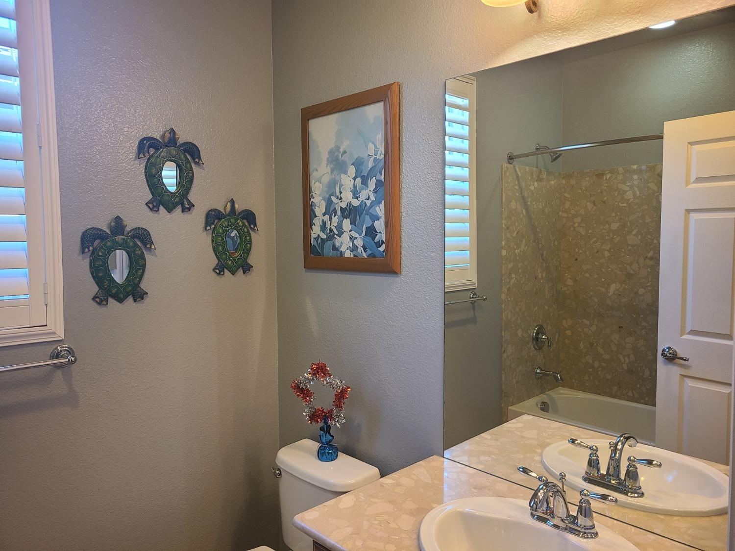 Detail Gallery Image 19 of 38 For 1746 Dogwood Glen Way, Manteca,  CA 95336 - 2 Beds | 2 Baths