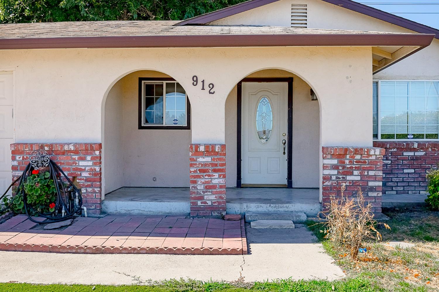 Detail Gallery Image 2 of 19 For 912 Wynona Way, Lathrop,  CA 95330 - 3 Beds | 2 Baths