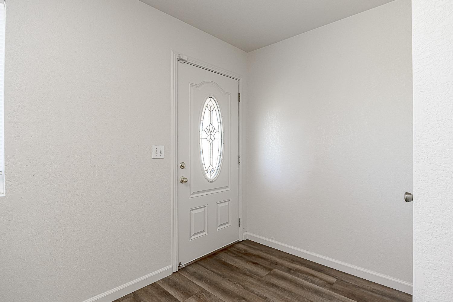 Detail Gallery Image 3 of 19 For 912 Wynona Way, Lathrop,  CA 95330 - 3 Beds | 2 Baths