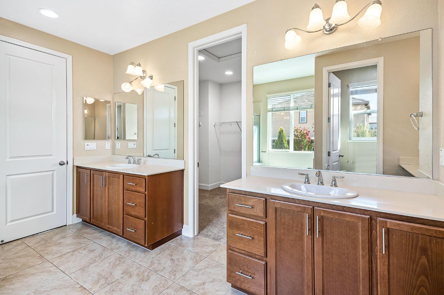 Detail Gallery Image 38 of 54 For 1396 Skibbereen Way, Rocklin,  CA 95765 - 5 Beds | 3/1 Baths