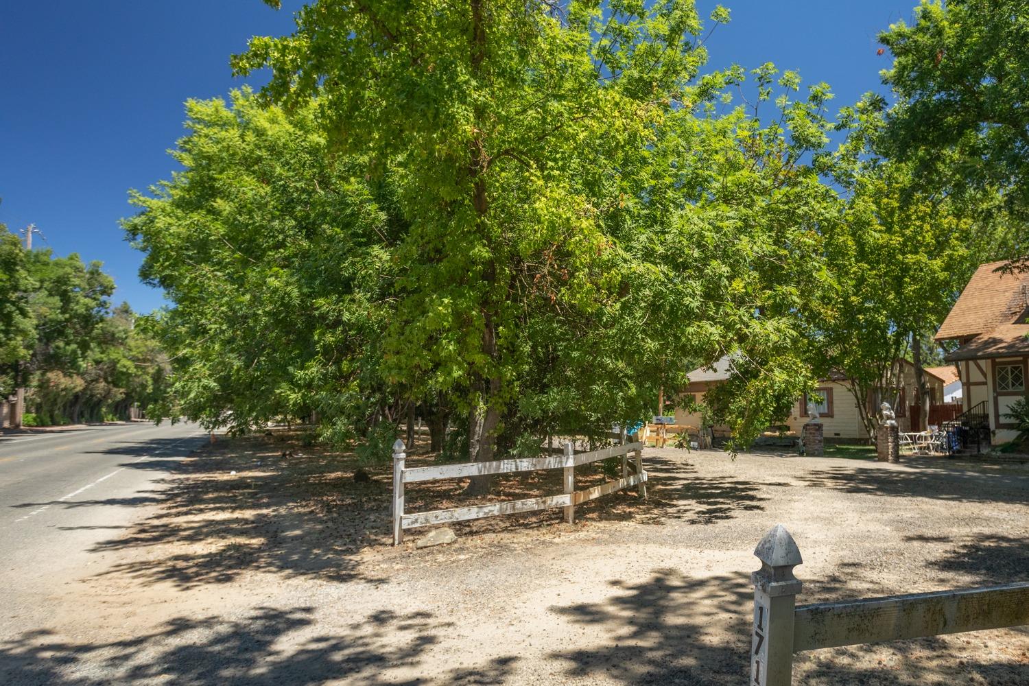 Railroad Avenue, Yuba City, California image 16