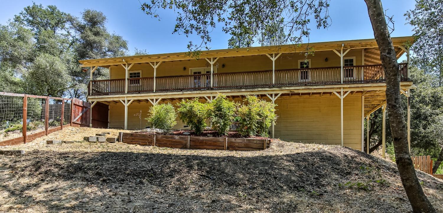 Detail Gallery Image 3 of 39 For 820 Poverty Hill Dr, Placerville,  CA 95667 - 3 Beds | 2 Baths