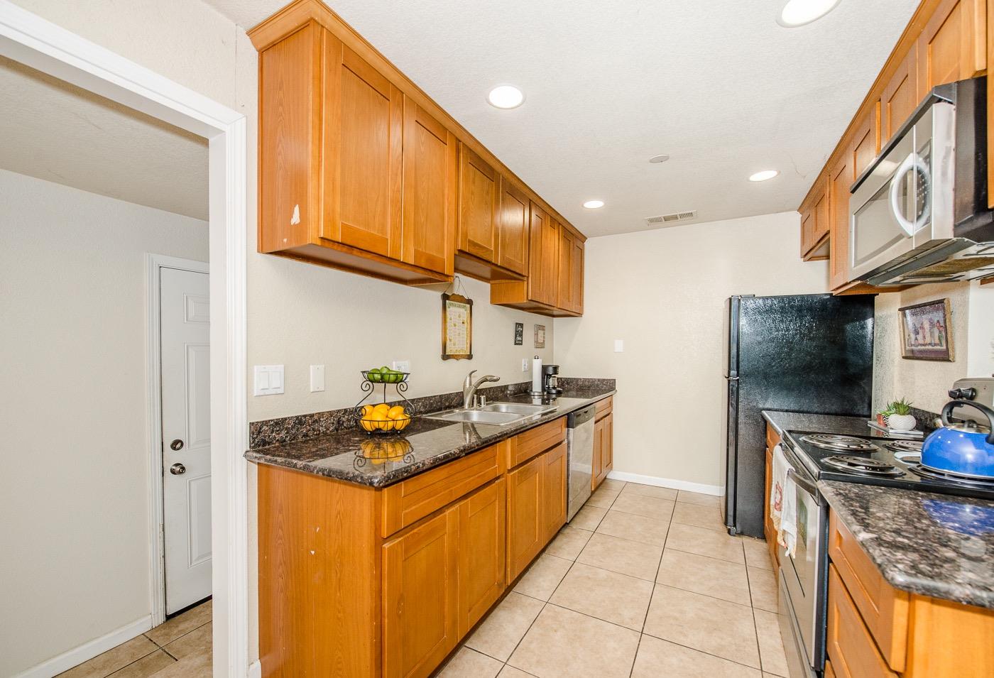 Detail Gallery Image 7 of 31 For 132 Mariposa St, Woodland,  CA 95695 - 3 Beds | 2 Baths