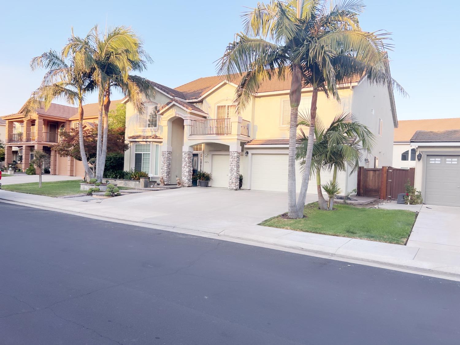 Detail Gallery Image 4 of 66 For 10236 Berryessa Dr, Stockton,  CA 95219 - 5 Beds | 4/1 Baths