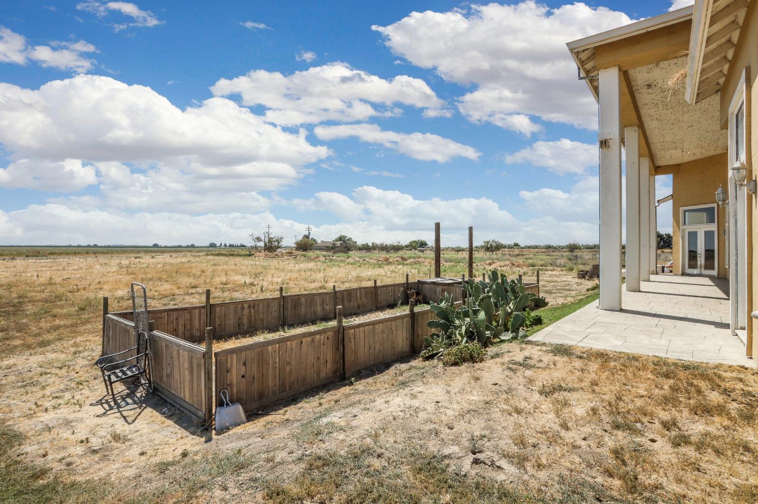 Detail Gallery Image 28 of 34 For 26651 S Airport Way, Manteca,  CA 95337 - 4 Beds | 3/1 Baths