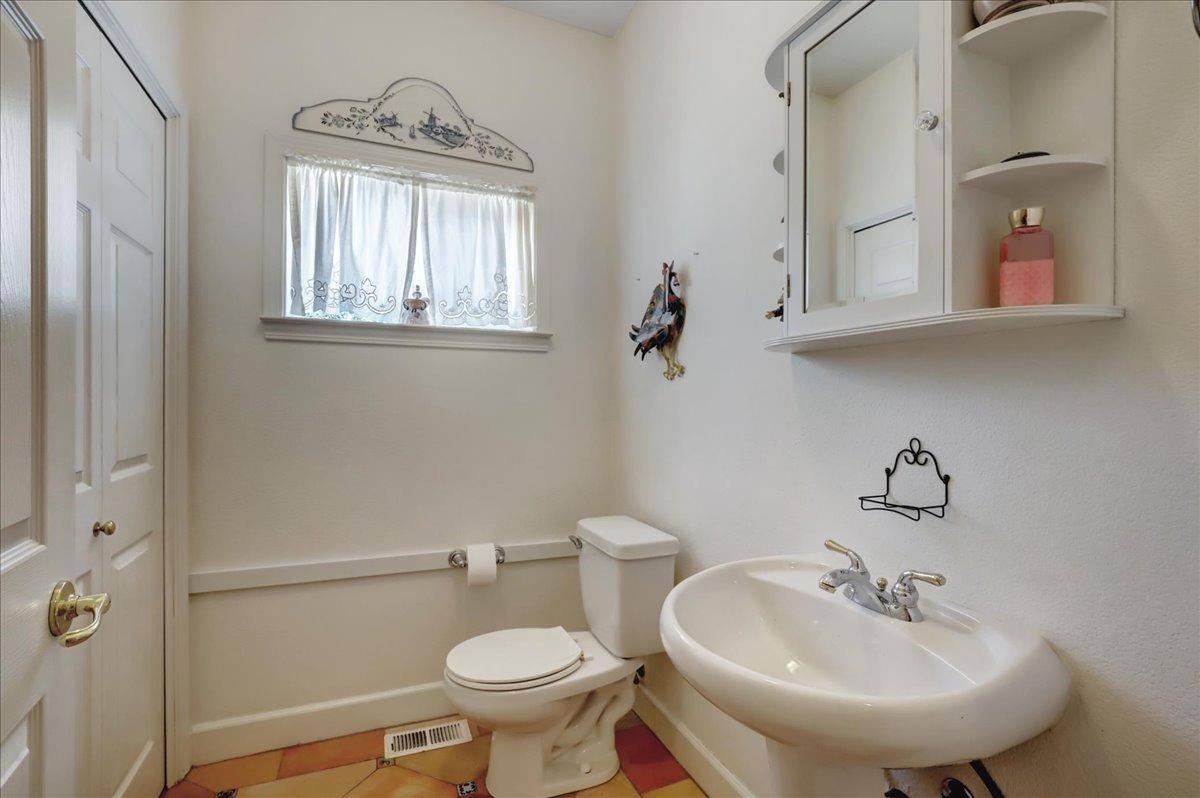 Detail Gallery Image 24 of 99 For 12590 Pasquale Rd, Nevada City,  CA 95959 - 3 Beds | 2/1 Baths