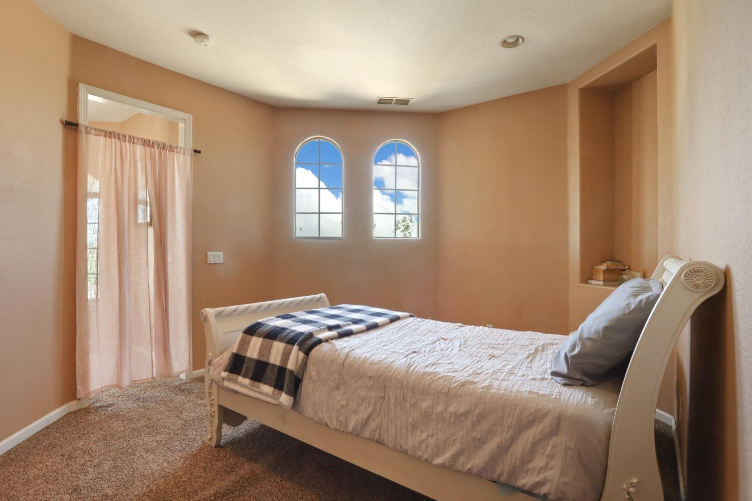 Detail Gallery Image 14 of 34 For 26651 S Airport Way, Manteca,  CA 95337 - 4 Beds | 3/1 Baths