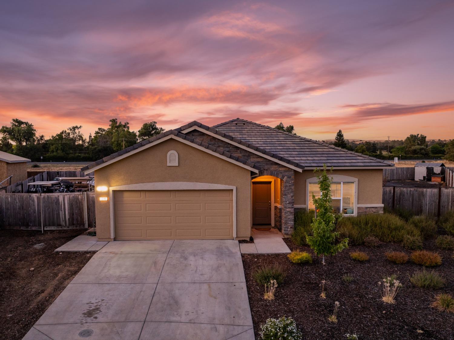 Detail Gallery Image 1 of 31 For 1046 Willow Dr, Ione,  CA 95640 - 3 Beds | 2 Baths