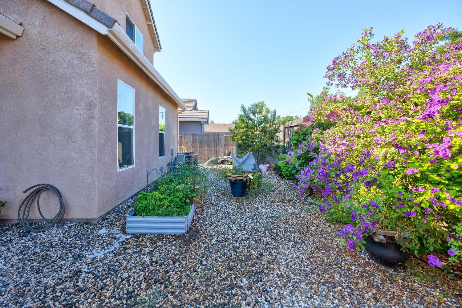 Detail Gallery Image 42 of 47 For 601 St Helena Dr, Newman,  CA 95360 - 4 Beds | 2/1 Baths