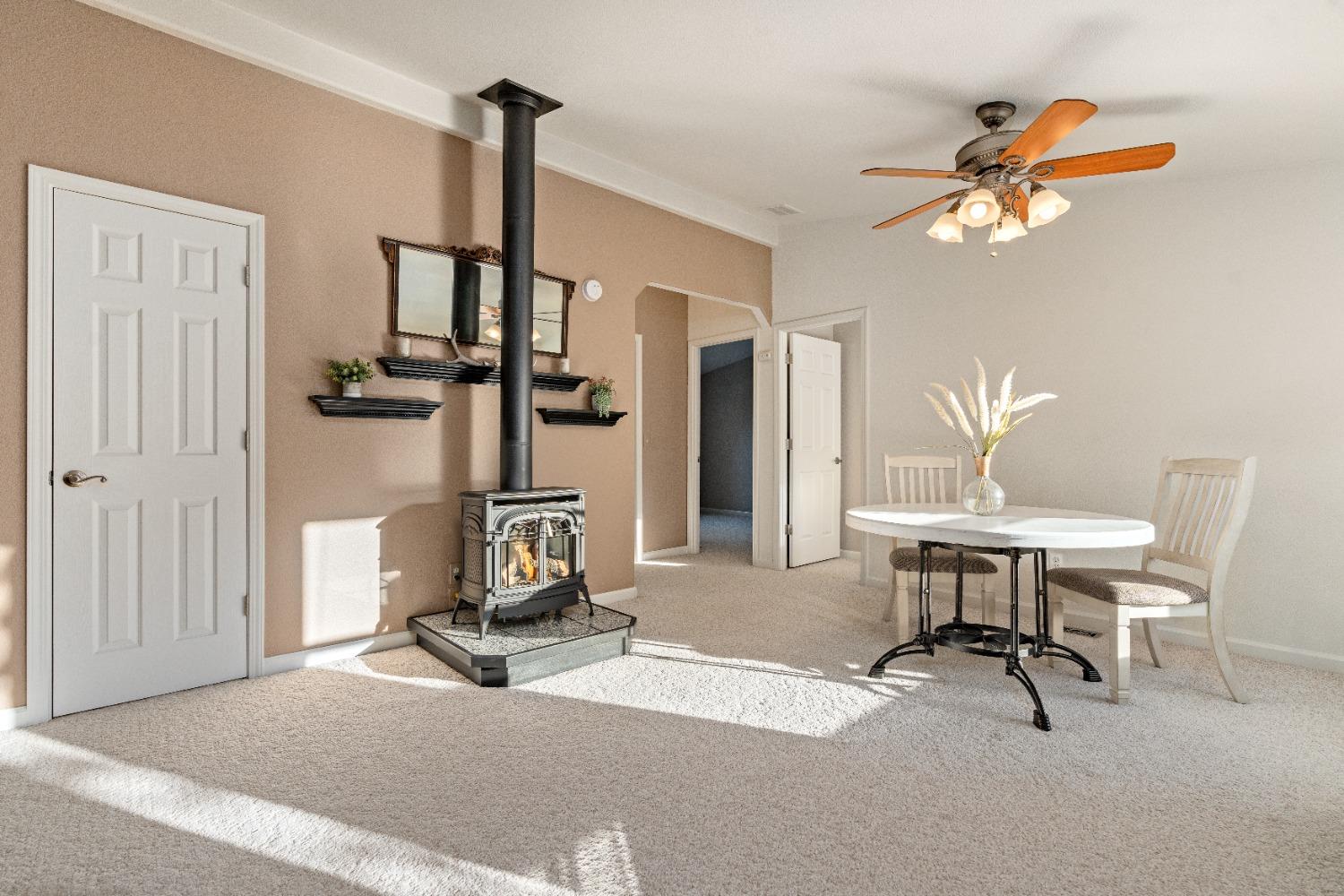 Detail Gallery Image 13 of 73 For 10381 Donna Way, Penn Valley,  CA 95946 - 4 Beds | 2 Baths