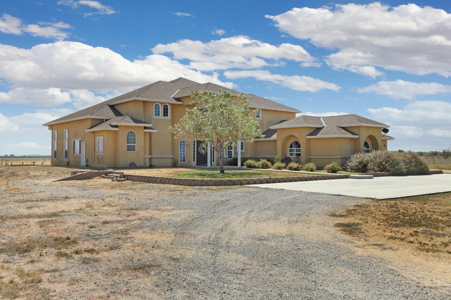 Detail Gallery Image 25 of 34 For 26651 S Airport Way, Manteca,  CA 95337 - 4 Beds | 3/1 Baths