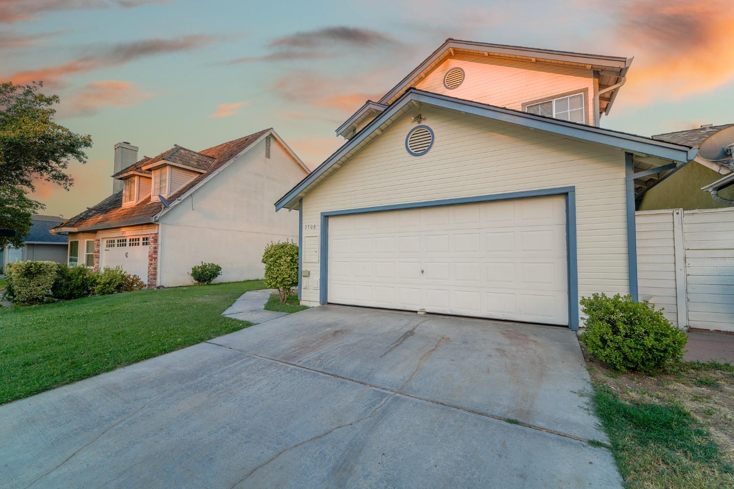 Detail Gallery Image 2 of 22 For 3708 Terneuzen Ave, Modesto,  CA 95356 - 3 Beds | 2/1 Baths