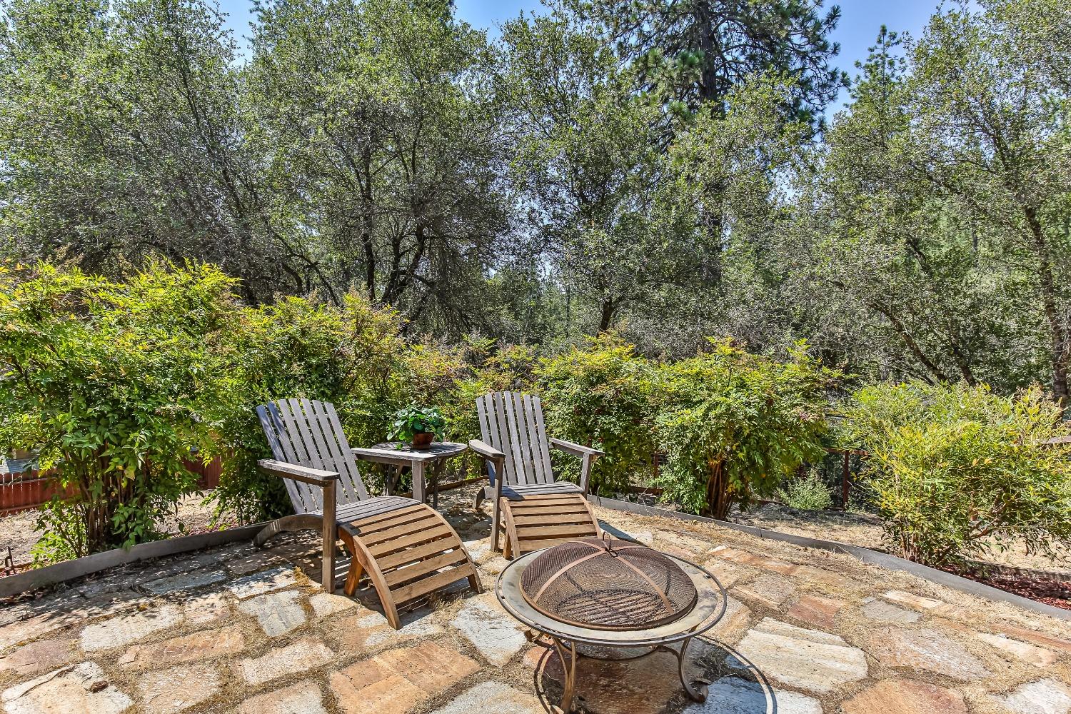 Detail Gallery Image 6 of 39 For 820 Poverty Hill Dr, Placerville,  CA 95667 - 3 Beds | 2 Baths