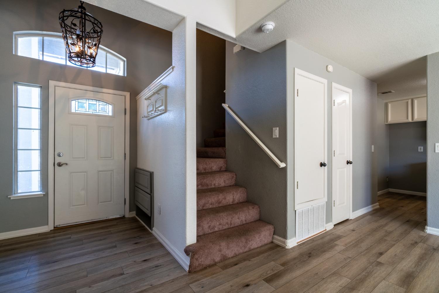 Detail Gallery Image 1 of 26 For 117 Westview Ln, Jackson,  CA 95642 - 3 Beds | 2/1 Baths