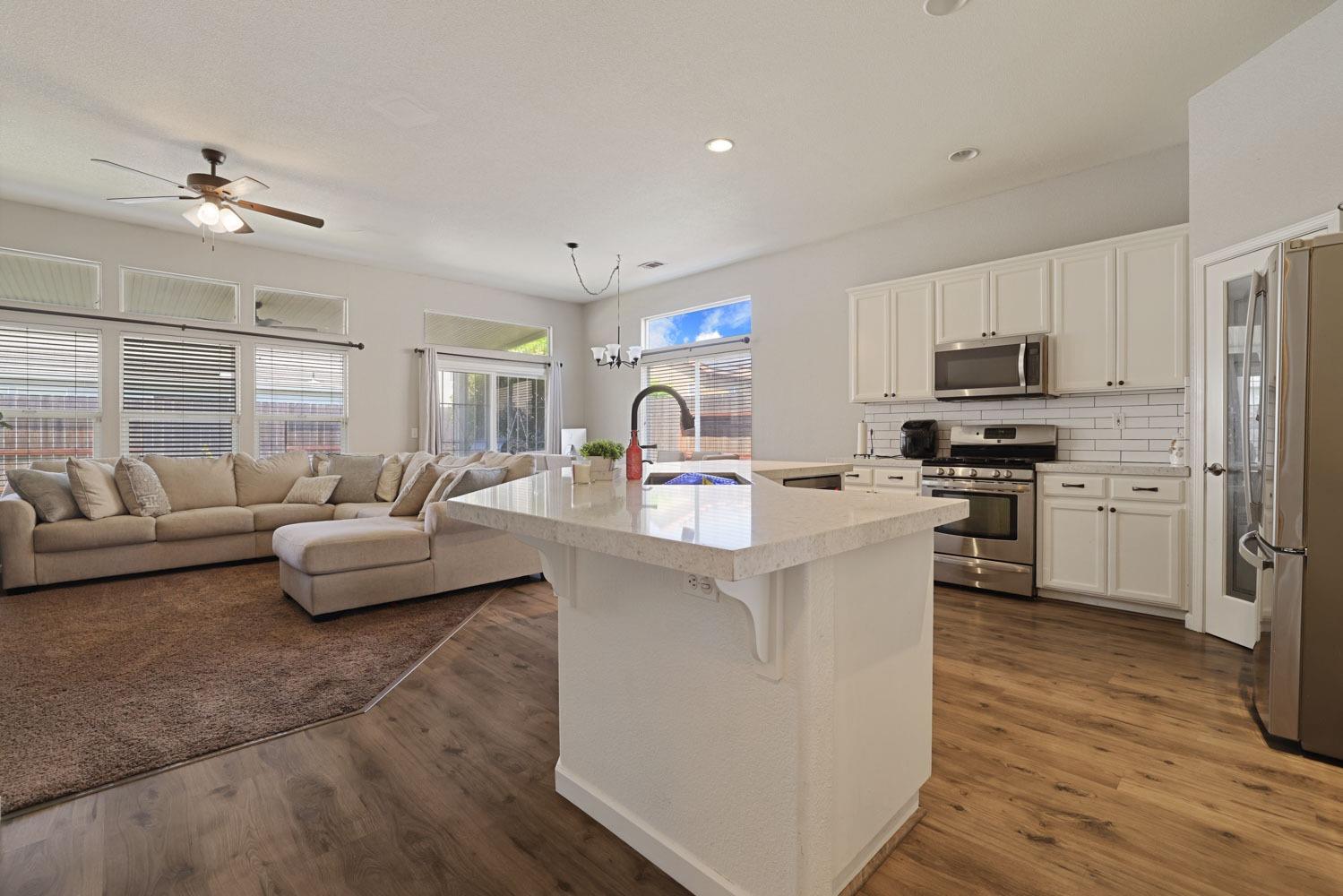 Detail Gallery Image 28 of 39 For 3153 Joshua Tree Cir, Stockton,  CA 95209 - 4 Beds | 2 Baths