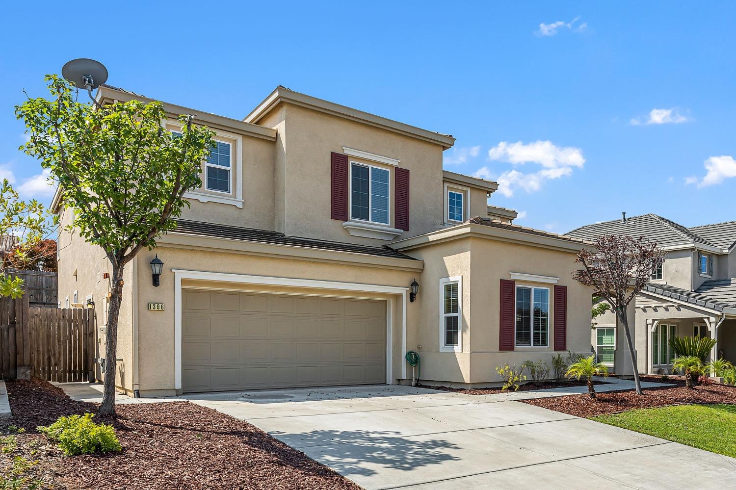 Detail Gallery Image 2 of 54 For 1396 Skibbereen Way, Rocklin,  CA 95765 - 5 Beds | 3/1 Baths