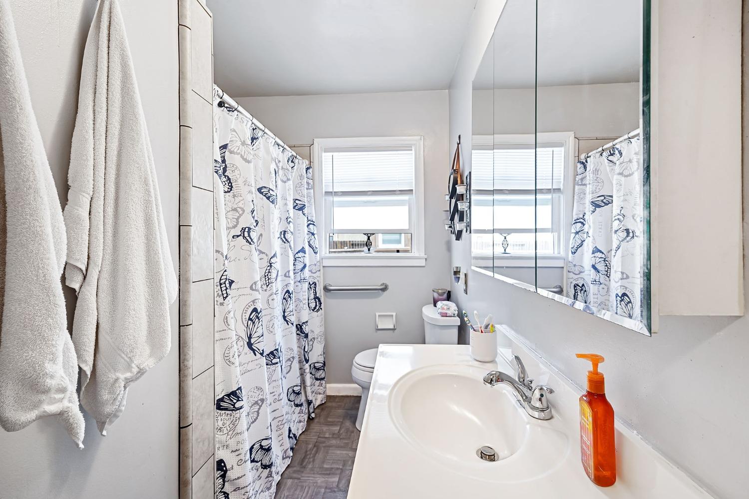 Detail Gallery Image 28 of 37 For 1019 S Country Club Blvd, Stockton,  CA 95204 - 3 Beds | 1/1 Baths