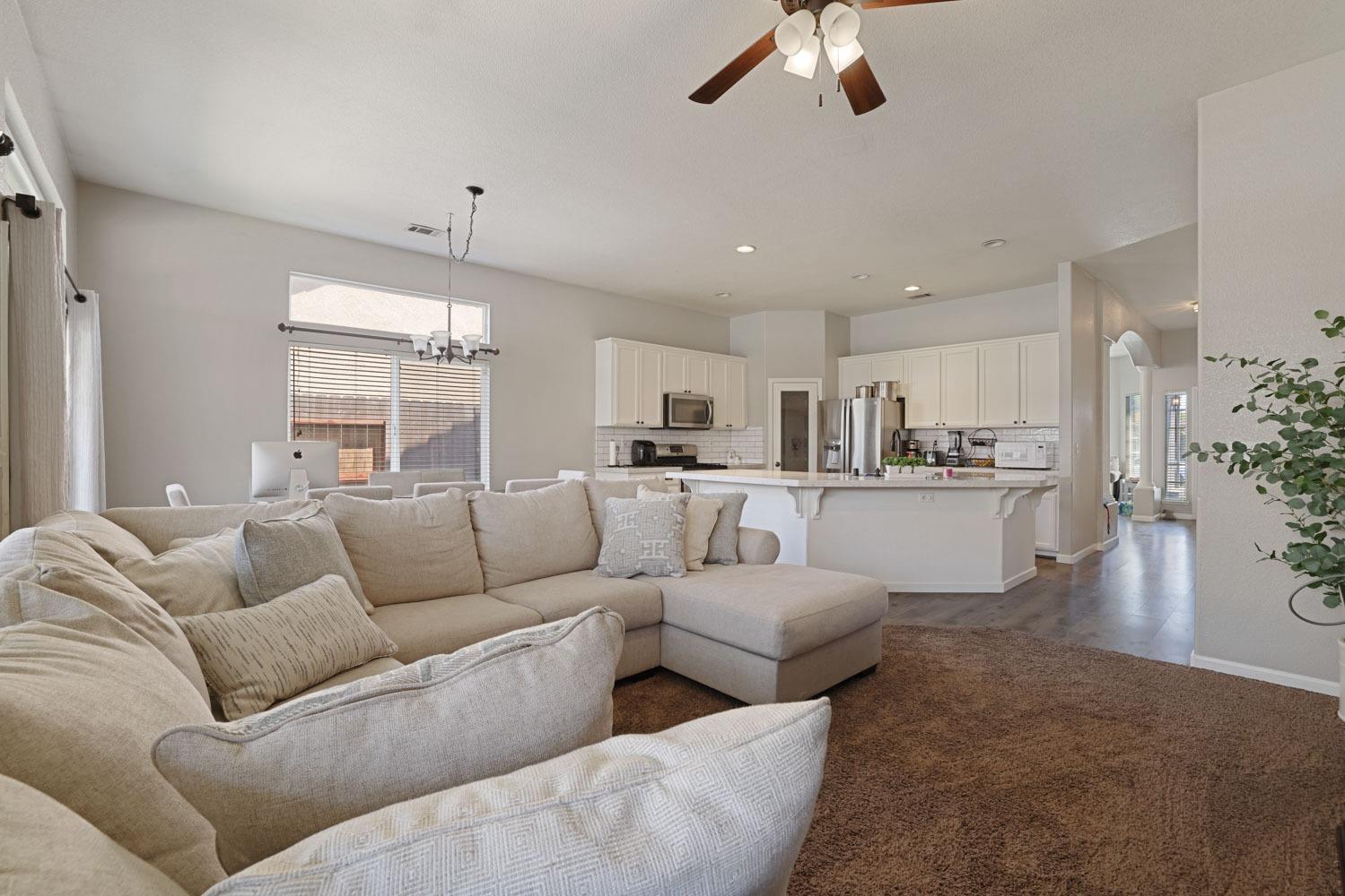 Detail Gallery Image 34 of 39 For 3153 Joshua Tree Cir, Stockton,  CA 95209 - 4 Beds | 2 Baths