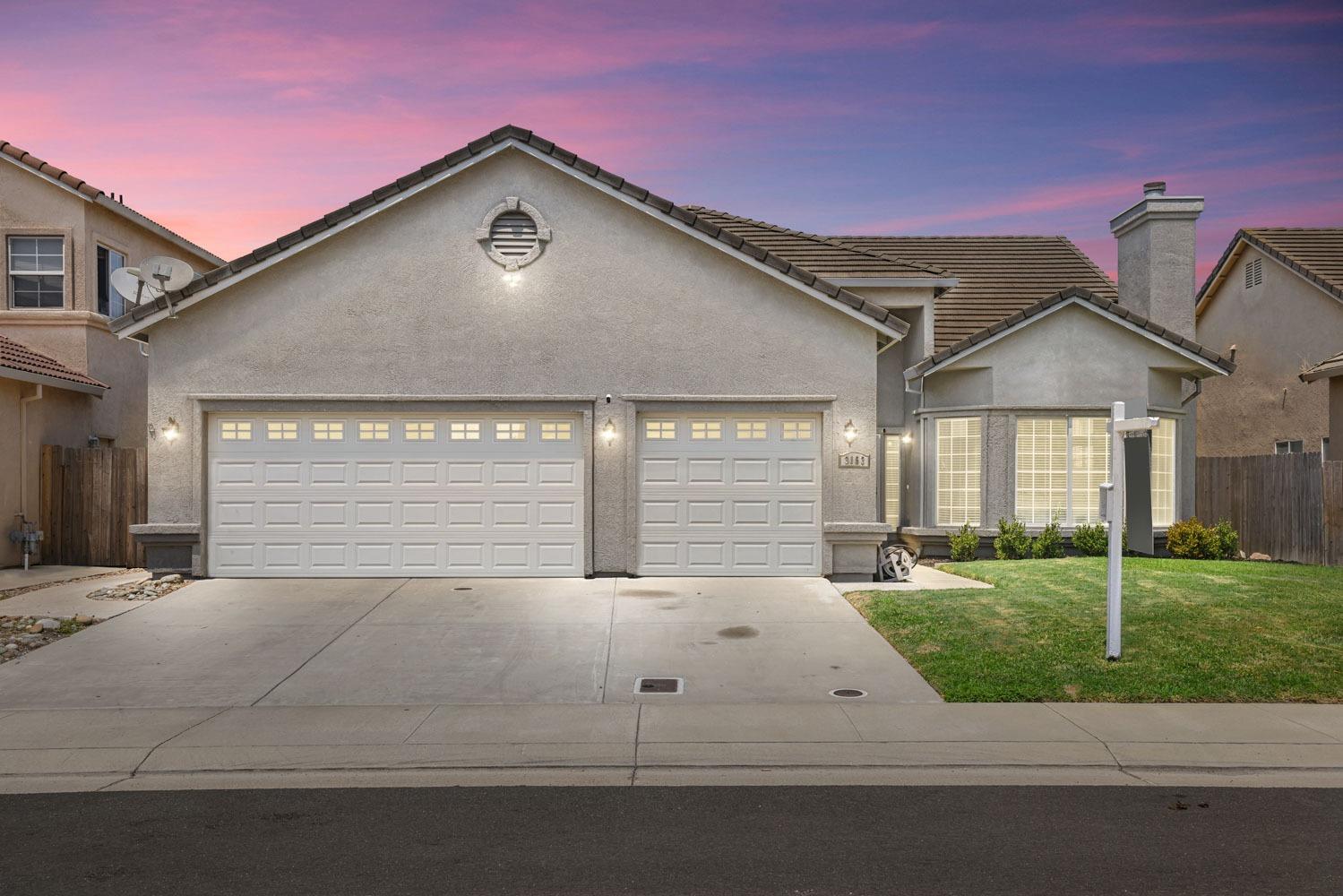 Detail Gallery Image 1 of 39 For 3153 Joshua Tree Cir, Stockton,  CA 95209 - 4 Beds | 2 Baths