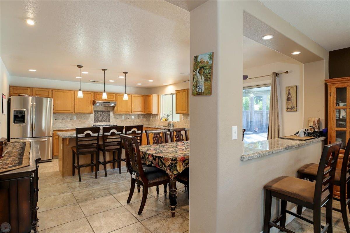 Detail Gallery Image 16 of 59 For 446 Glenbriar Cir, Tracy,  CA 95377 - 5 Beds | 2/1 Baths