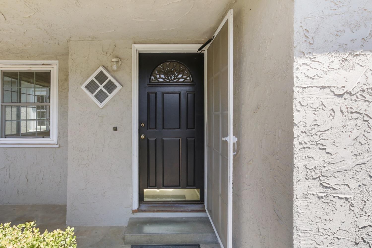 Detail Gallery Image 5 of 30 For 9333 Sparks Way, Sacramento,  CA 95827 - 3 Beds | 1 Baths