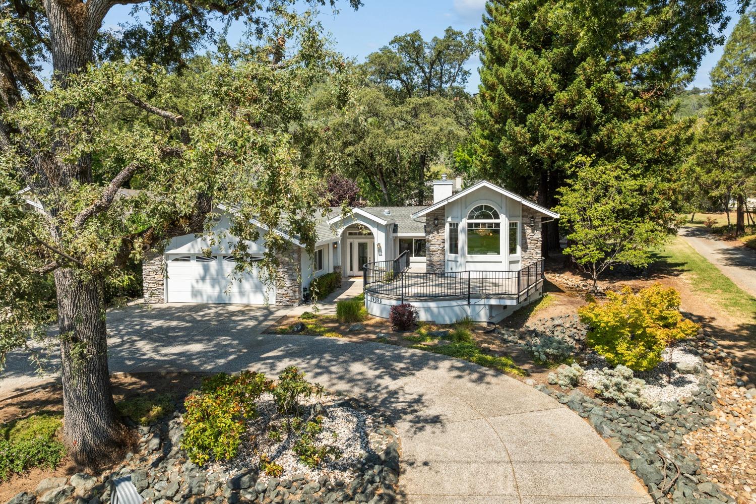 Detail Gallery Image 3 of 55 For 19088 Wildflower Dr, Penn Valley,  CA 95946 - 4 Beds | 3 Baths