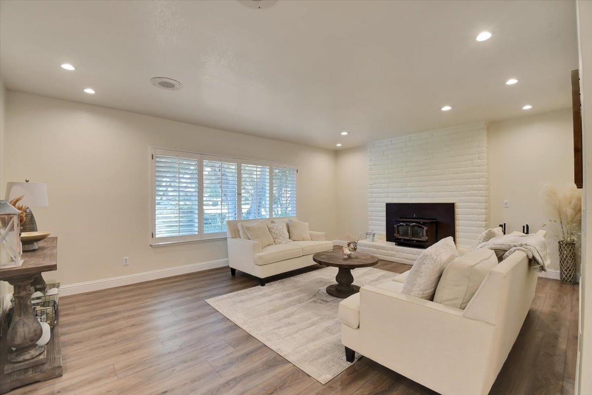 Detail Gallery Image 3 of 73 For 1728 Columbia Dr, Yuba City,  CA 95991 - 4 Beds | 2/1 Baths