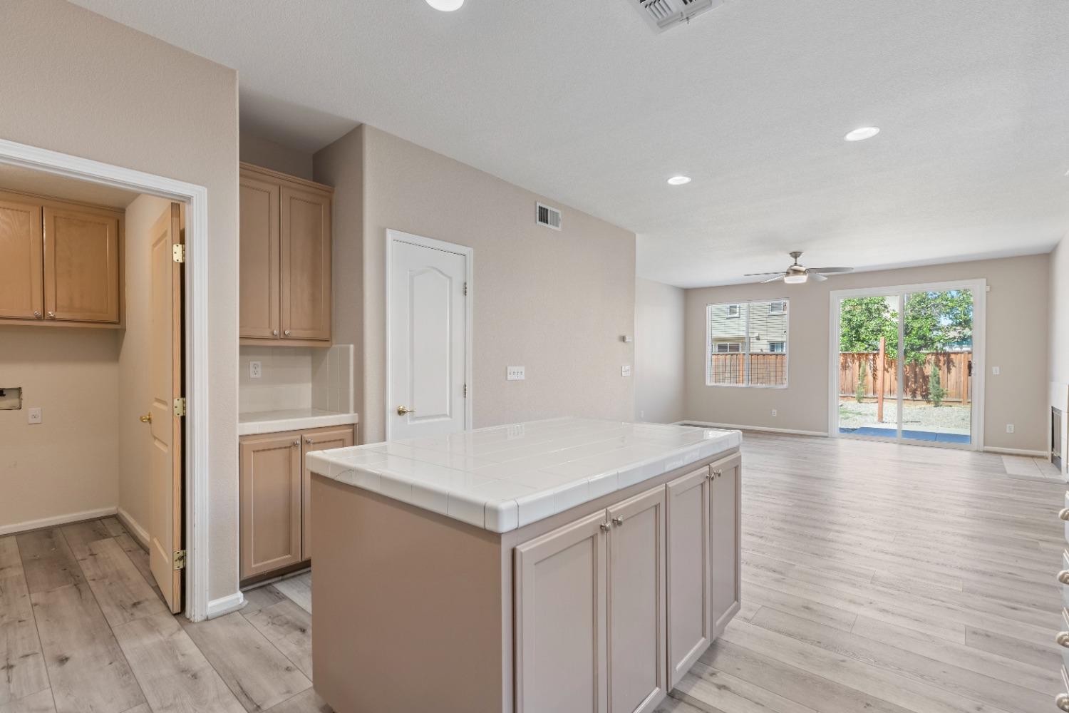 Detail Gallery Image 10 of 44 For 1823 Oswego Ct, Tracy,  CA 95304 - 4 Beds | 2/1 Baths