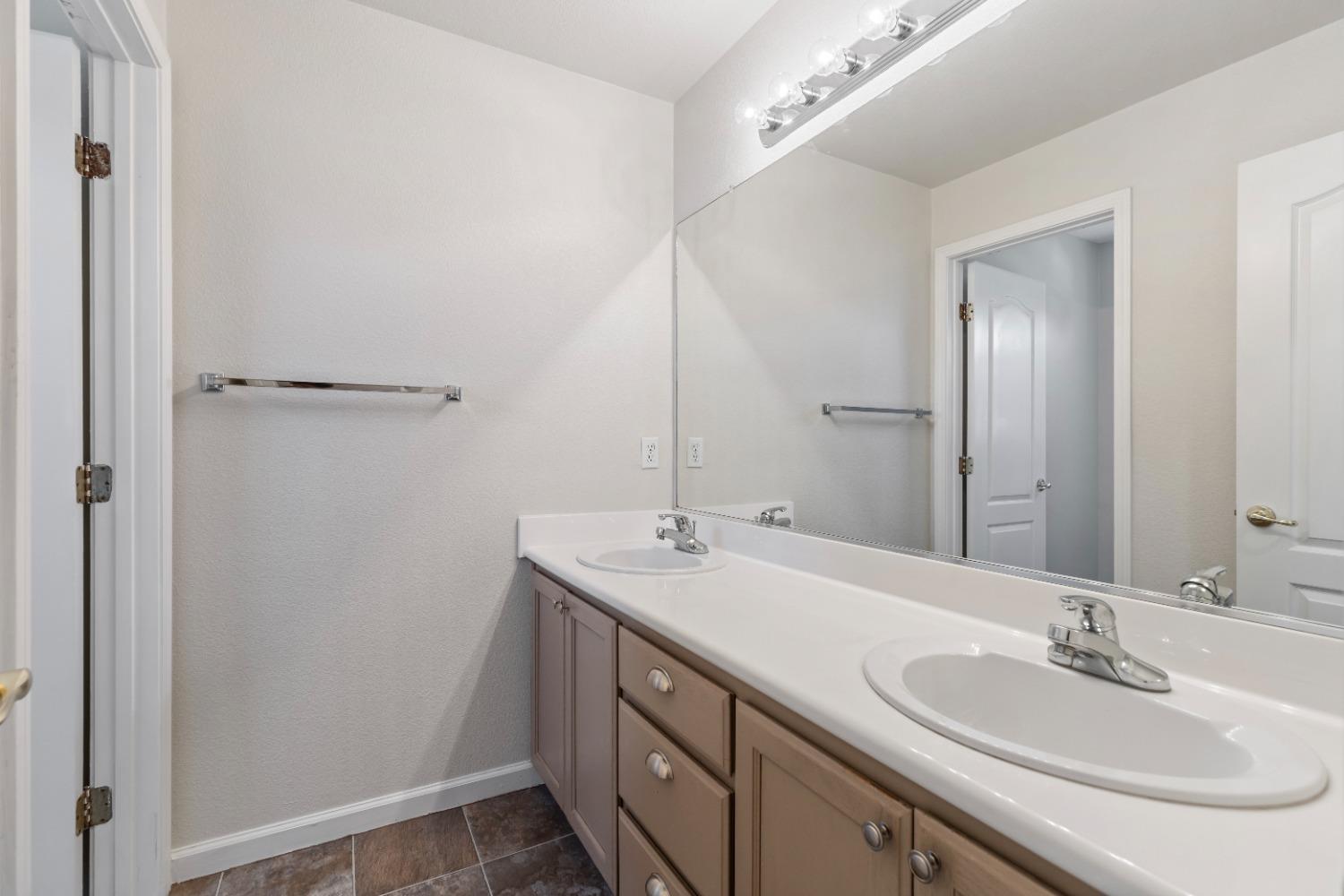 Detail Gallery Image 27 of 44 For 1823 Oswego Ct, Tracy,  CA 95304 - 4 Beds | 2/1 Baths